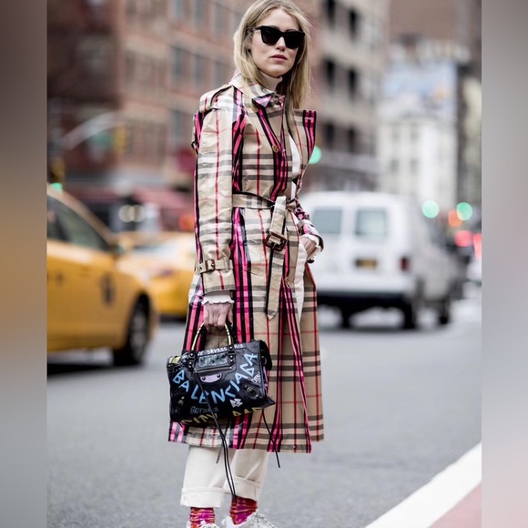 NWT $3690 Burberry Laminated Cotton-blend Gabardine Trench Coat In Pink Multi - Picture 8 of 13